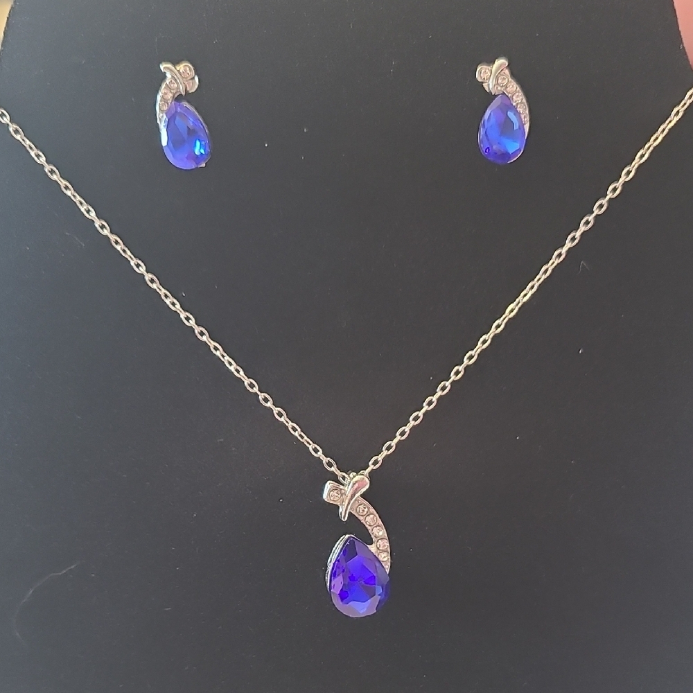 Elegant Blue and Silver Jewelry Set